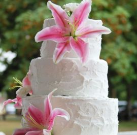 Tiger lily on rustic buttercream