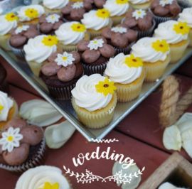 Yellow & White daisy toppers